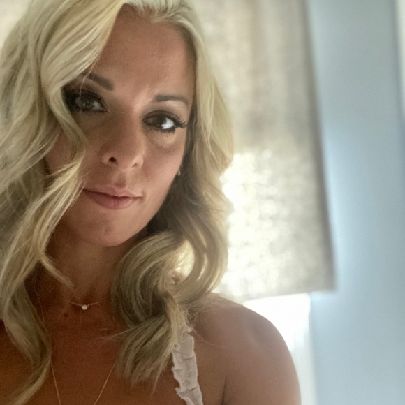 Meet your Posher, Jeannine - Picture 1 of 1